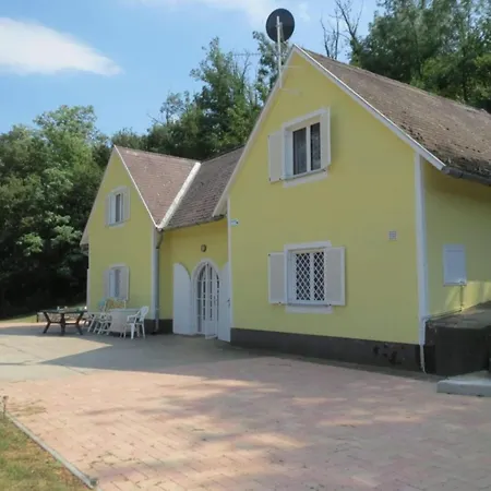 Holiday home Holiday Home In France Near Volcano Area, Cleaning Included *